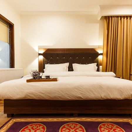 Hotel Leh Plaza Екстериор снимка
