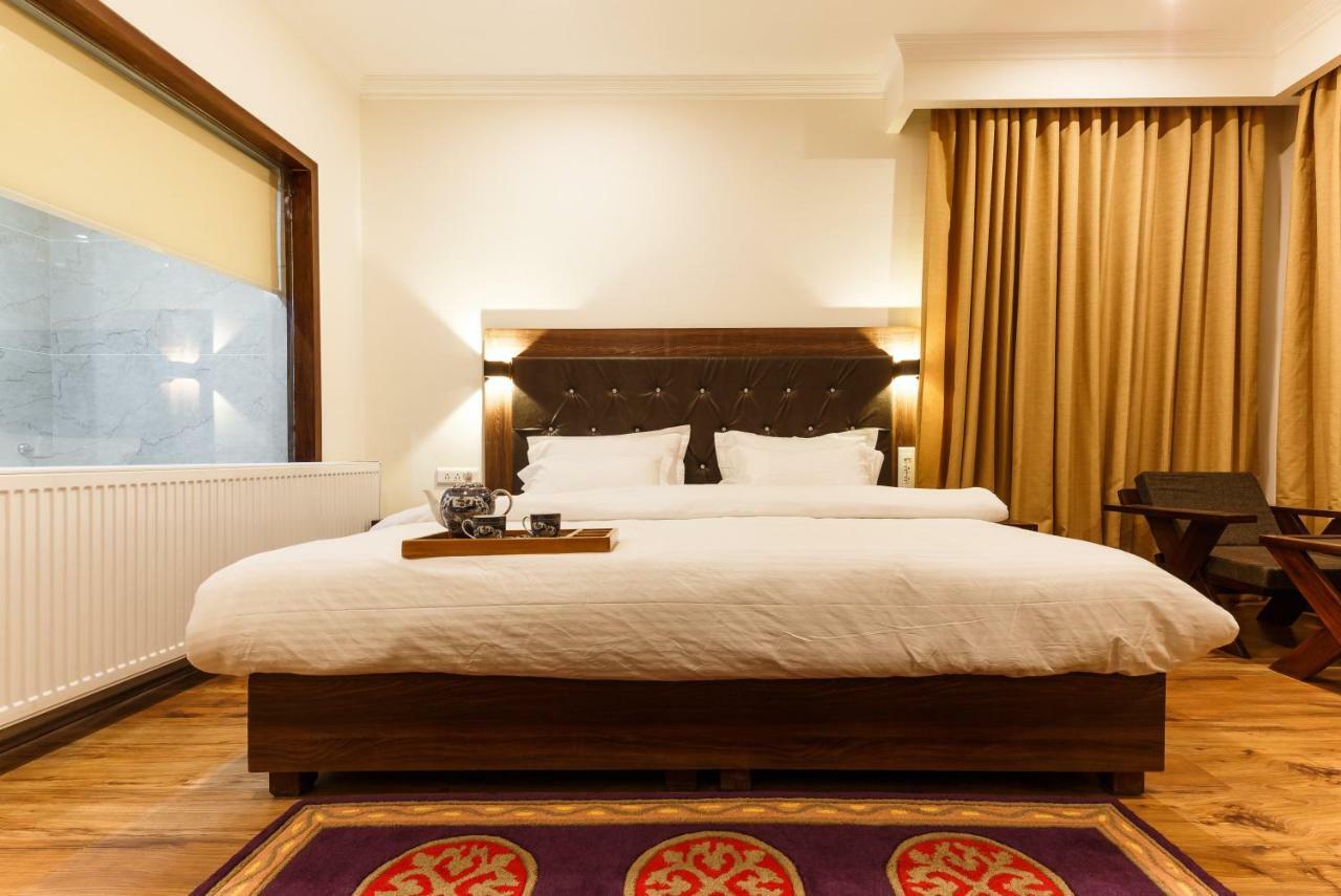 Hotel Leh Plaza Екстериор снимка
